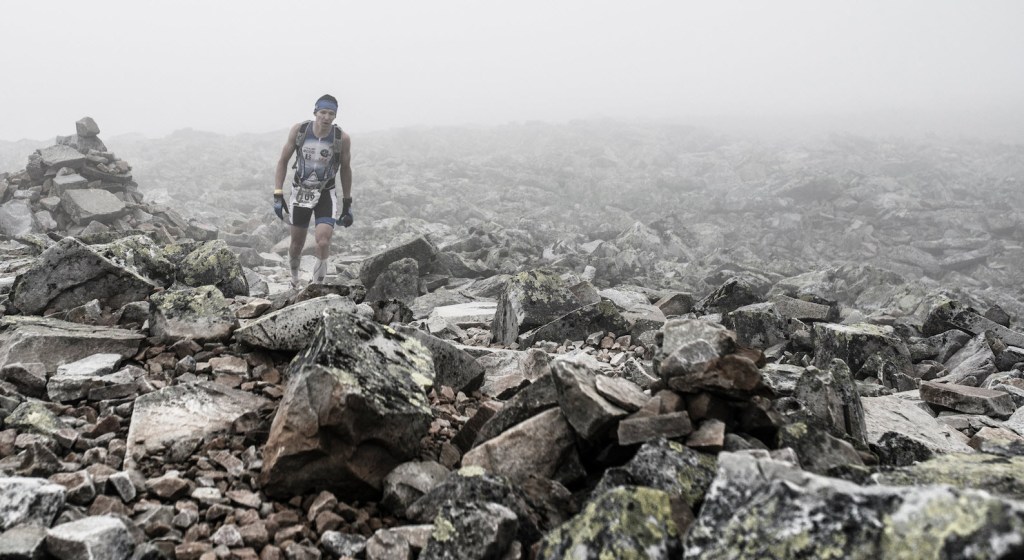run-allan-hovda-through-fog-at-mt-gausta-photo-credit-jorgen-melau